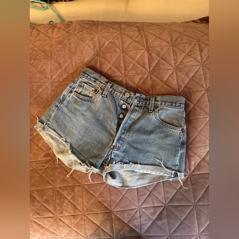 Light Blue Frayed Jean Shorts with Cut-Off Style
